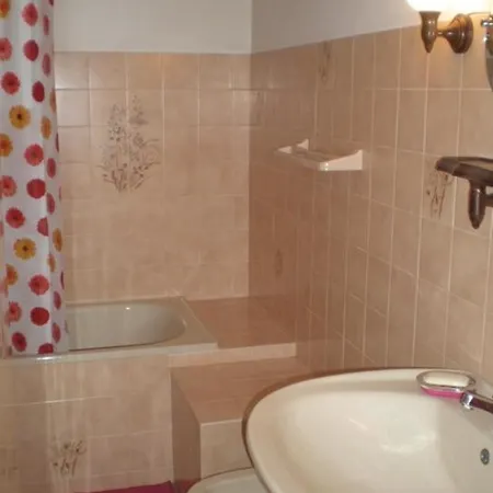 Joli Avec Balcon, Jardin Et Garage - Vue Sur Montagne * Bagneres-de-Bigorre