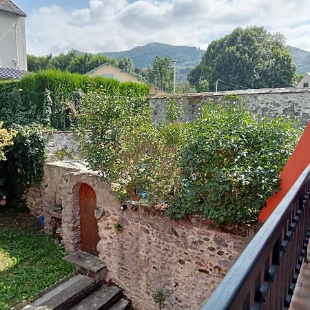 Joli Avec Balcon, Jardin Et Garage - Vue Sur Montagne Apartment *